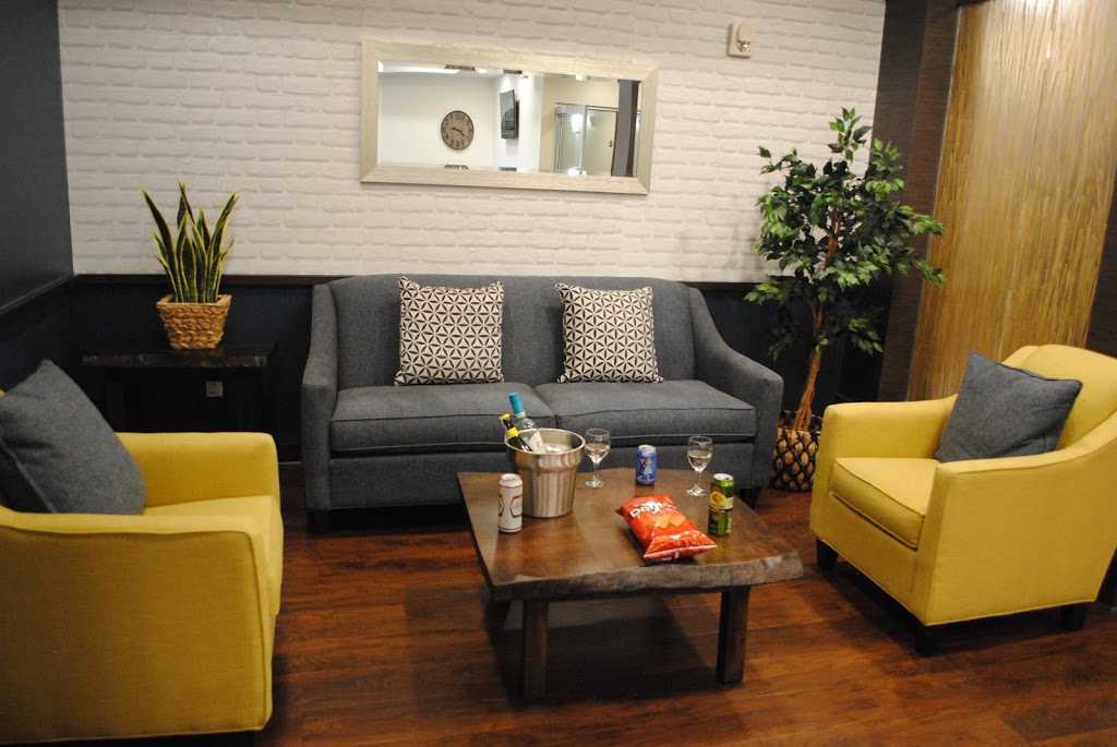 Days Inn & Suites by Wyndham Lindsay | 134 Angeline St S, Lindsay, ON K9V 5S2, Canada | Phone: (705) 328-0100
