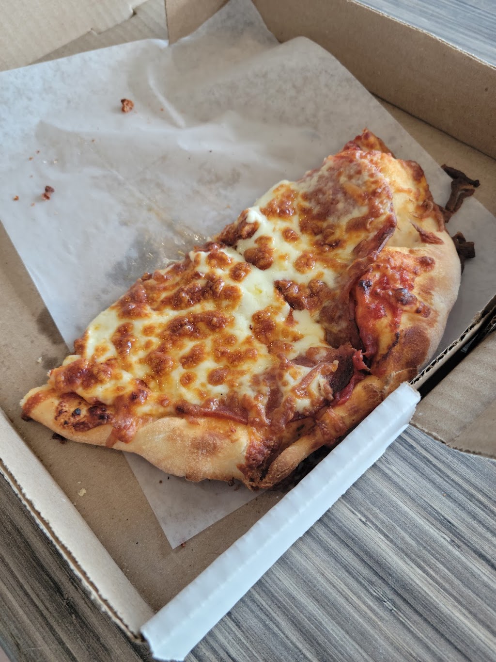 Roi Du Chien Chaud (Le) | 103 Rue de Quen, Dolbeau-Mistassini, QC G8L 4R9, Canada | Phone: (418) 276-5263