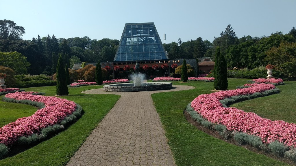 Floral Showhouse | park | 7145 Niagara Pkwy, Niagara Falls, ON L2E 6X8, Canada | 9053541721 OR +1 905-354-1721
