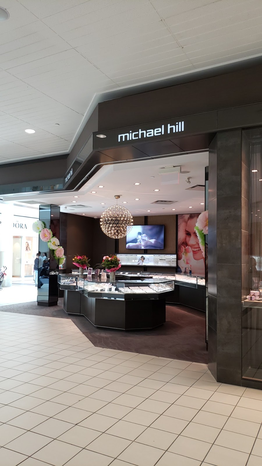 Michael Hill Upper Canada Mall | 170 Yonge St, Newmarket, ON L3Y 4Z1, Canada | Phone: (905) 836-6178