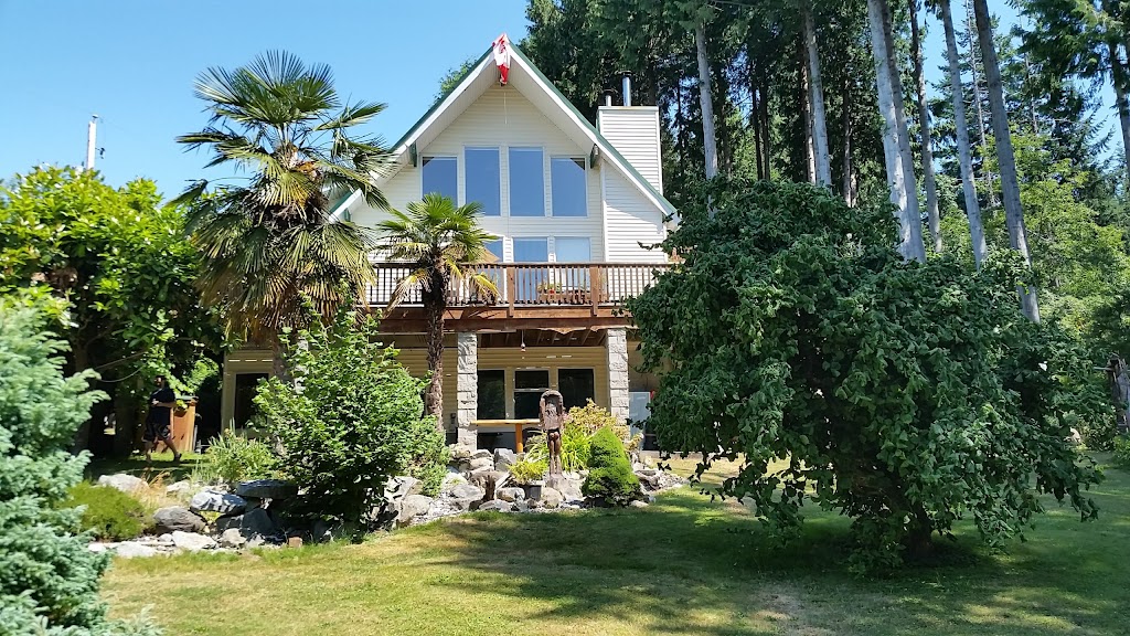 Nature Hideaway | 506 Maple St, Gibsons, BC V0N 1V5, Canada | Phone: (604) 897-8990