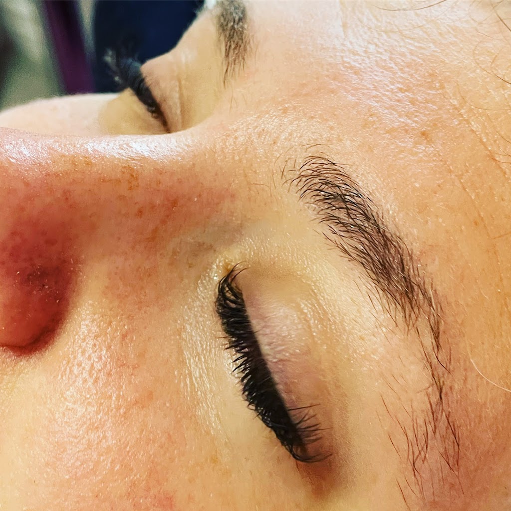 LashElle | 35 Roth St, Tavistock, ON N0B 2R0, Canada | Phone: (519) 588-2989