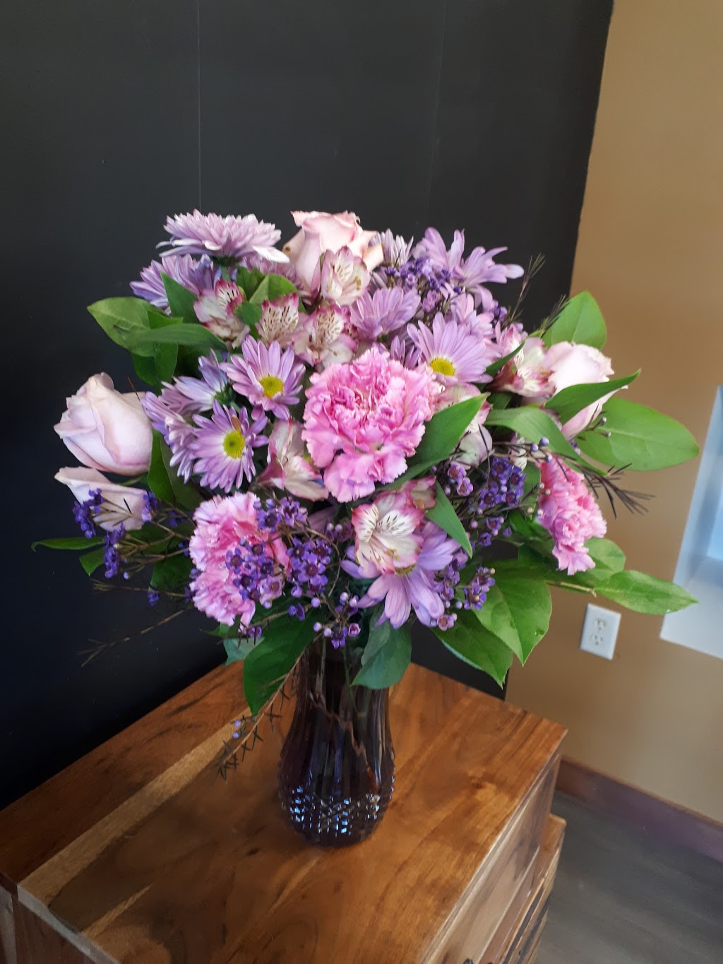 Floral Elegance | 7 Commonwealth Ave, Mount Pearl, NL A1N 1W3, Canada | Phone: (709) 747-0686