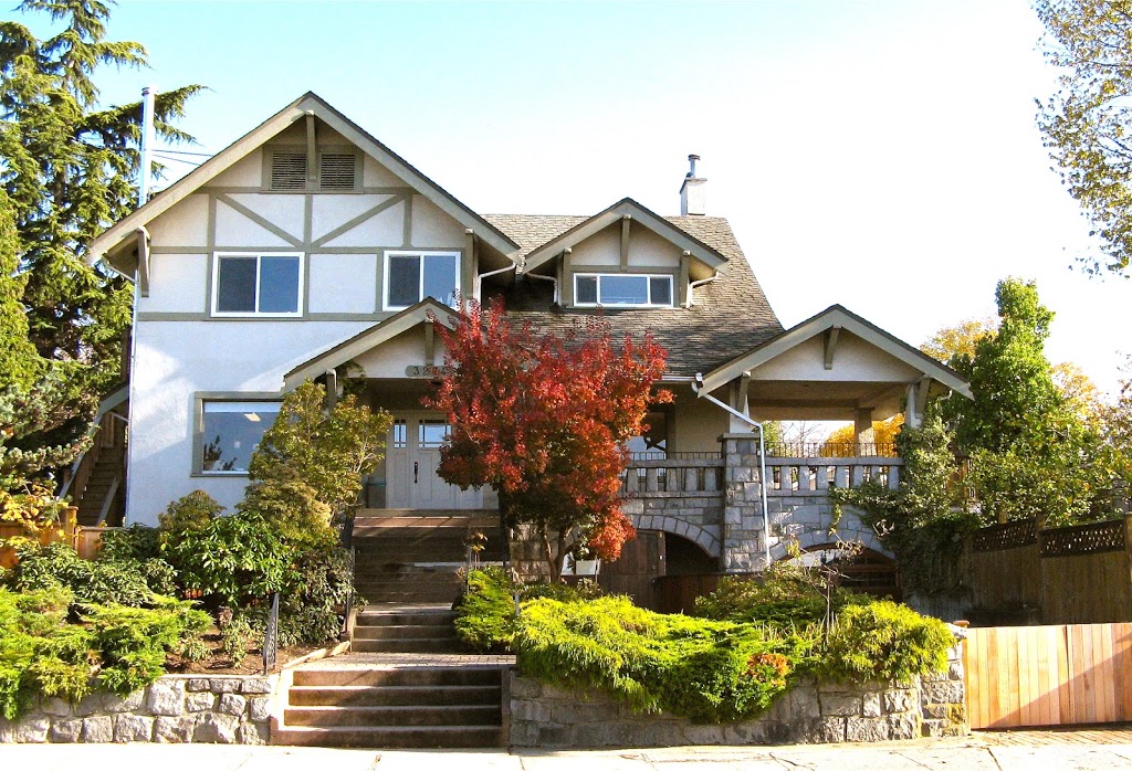 York House School (Little School) | 3274 East Blvd, Vancouver, BC V6J 4A6, Canada | Phone: (604) 730-2420
