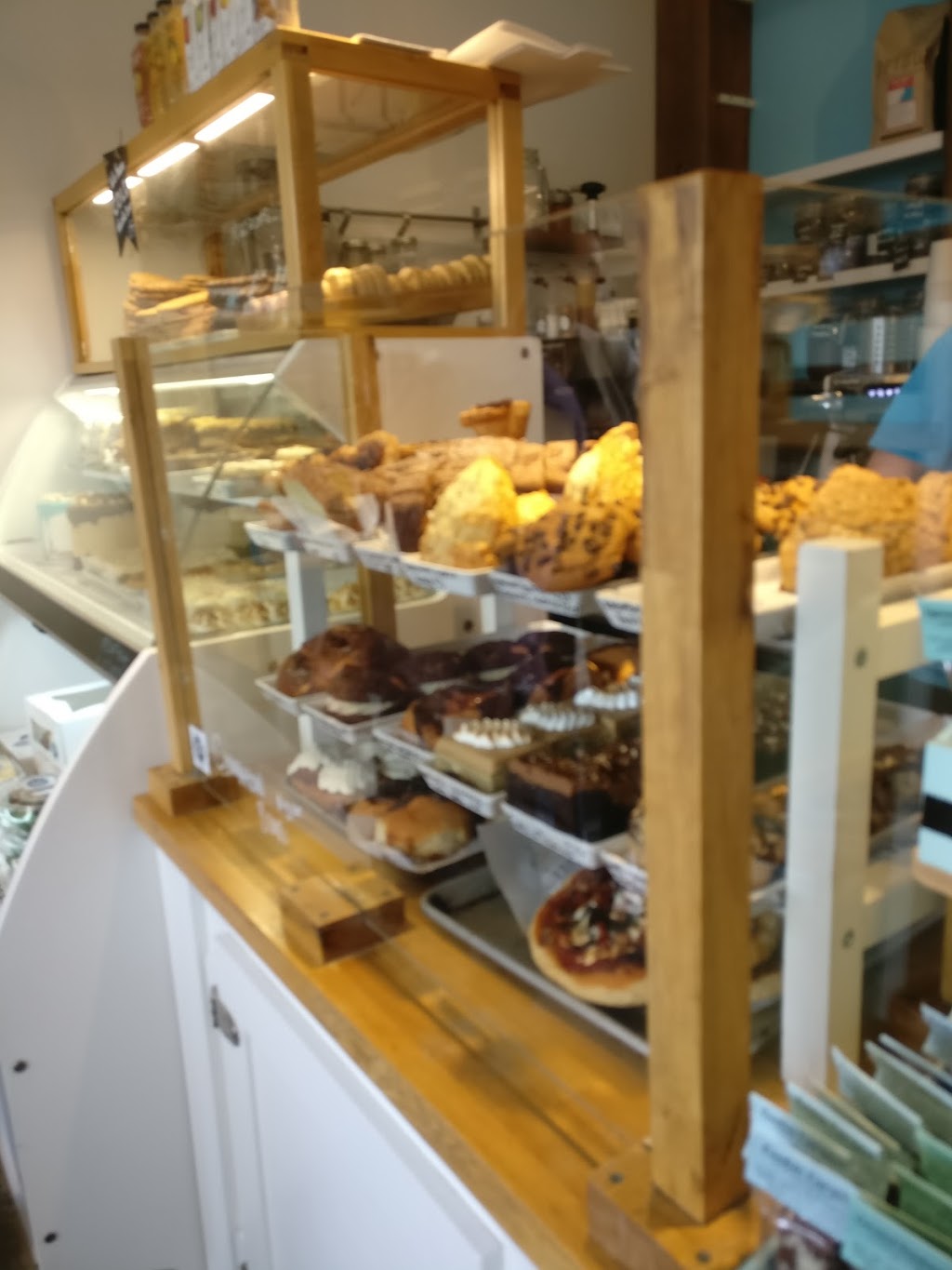 Cake & Loaf Bakery | 321 Dundurn St S, Hamilton, ON L8P 2M5, Canada | Phone: (289) 389-6581
