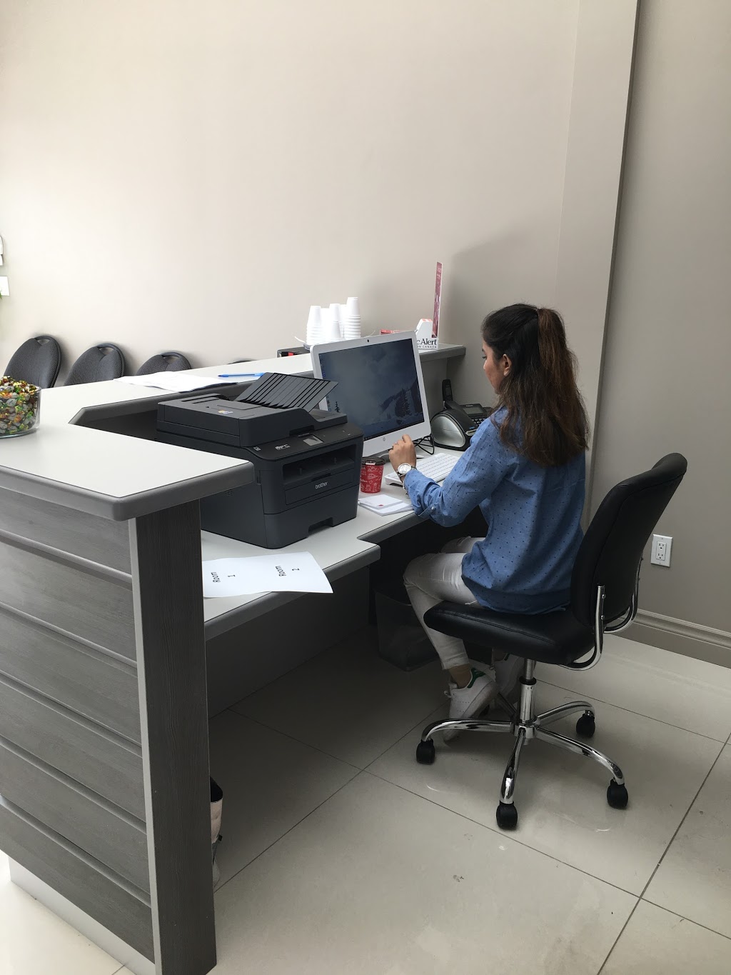 Ariana Walk In clinic & Family Care | health | 751 Don Mills Rd, North York, ON M3C 1S3, Canada | 6473503030 OR +1 647-350-3030