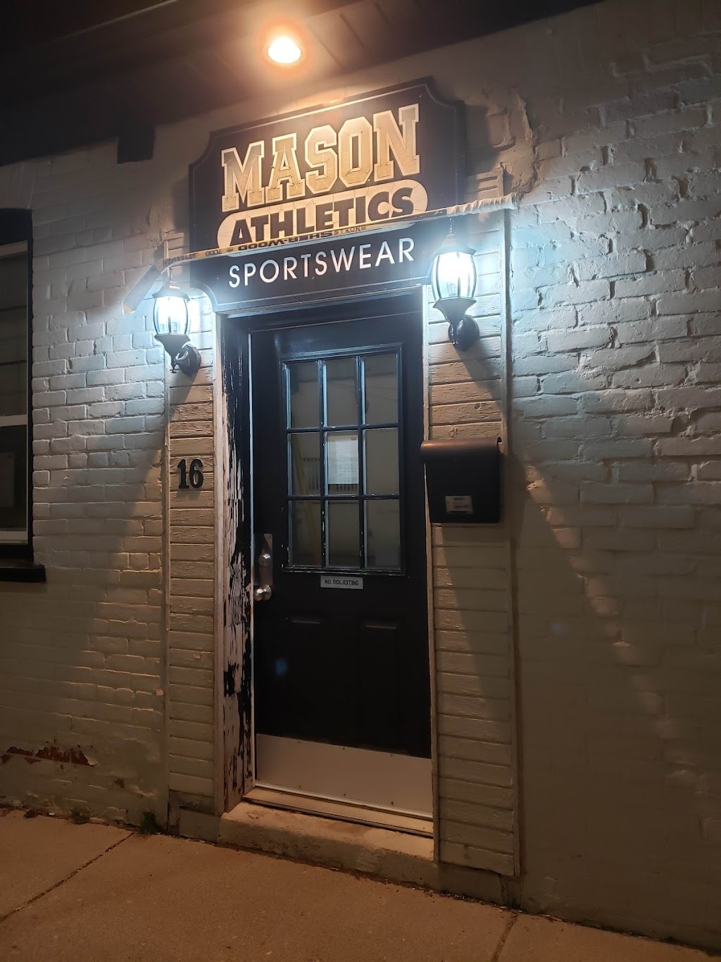 Mason Athletics Sportswear | 16 McMurray St, Dundas, ON L9H 2W5, Canada | Phone: (905) 627-1922