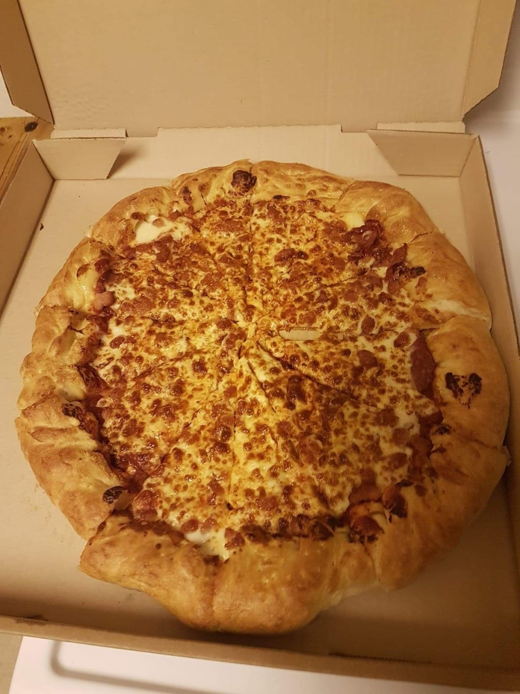 Pizza Hut | 1910 Pembina Hwy, Winnipeg, MB R3T 4S5, Canada | Phone: (204) 953-4133