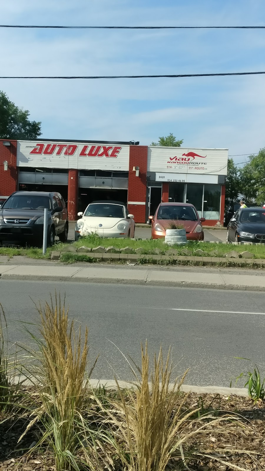 Entreprises Autoluxe | 2420 Blvd. Marcel-Laurin, Saint-Laurent, QC H4R 1J9, Canada | Phone: (514) 333-4406