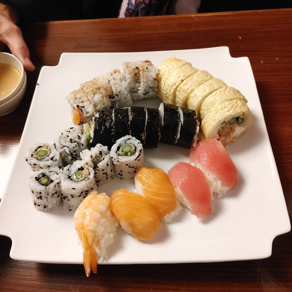 Restaurant fusion asiatique Inc | 1173 Av. de Grand-Mère, Grand-Mère, QC G9T 2J4, Canada | Phone: (819) 729-3302