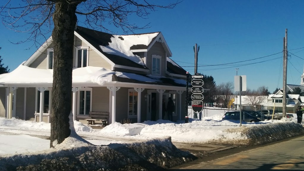 Fromagerie Nouvelle-France | 154 QC-222, Racine, QC J0E 1Y0, Canada | Phone: (450) 532-2483