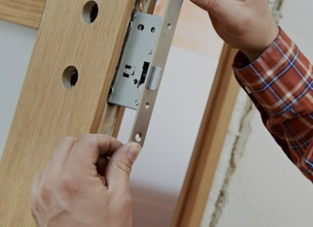 A Locksmith Port | 150 Lakeshore Rd W #111, Mississauga, ON L5H 3R2, Canada | Phone: (289) 274-0200