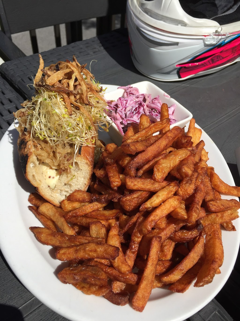 Restaurant Le St-Ours | ---lAchigan,, 1159 Rue Principale, Saint-Roch-de-lAchigan, QC J0K 3H0, Canada | Phone: (450) 705-6877