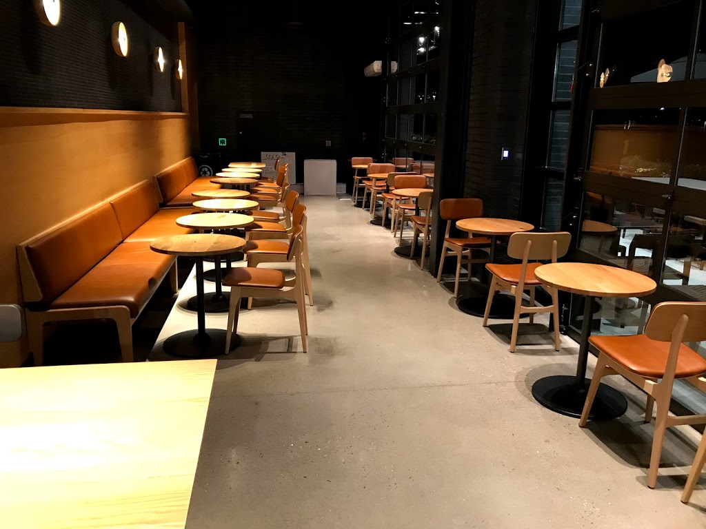 Starbucks | 17600 Yonge St, Newmarket, ON L3Y 4Z1, Canada | Phone: (905) 895-9411