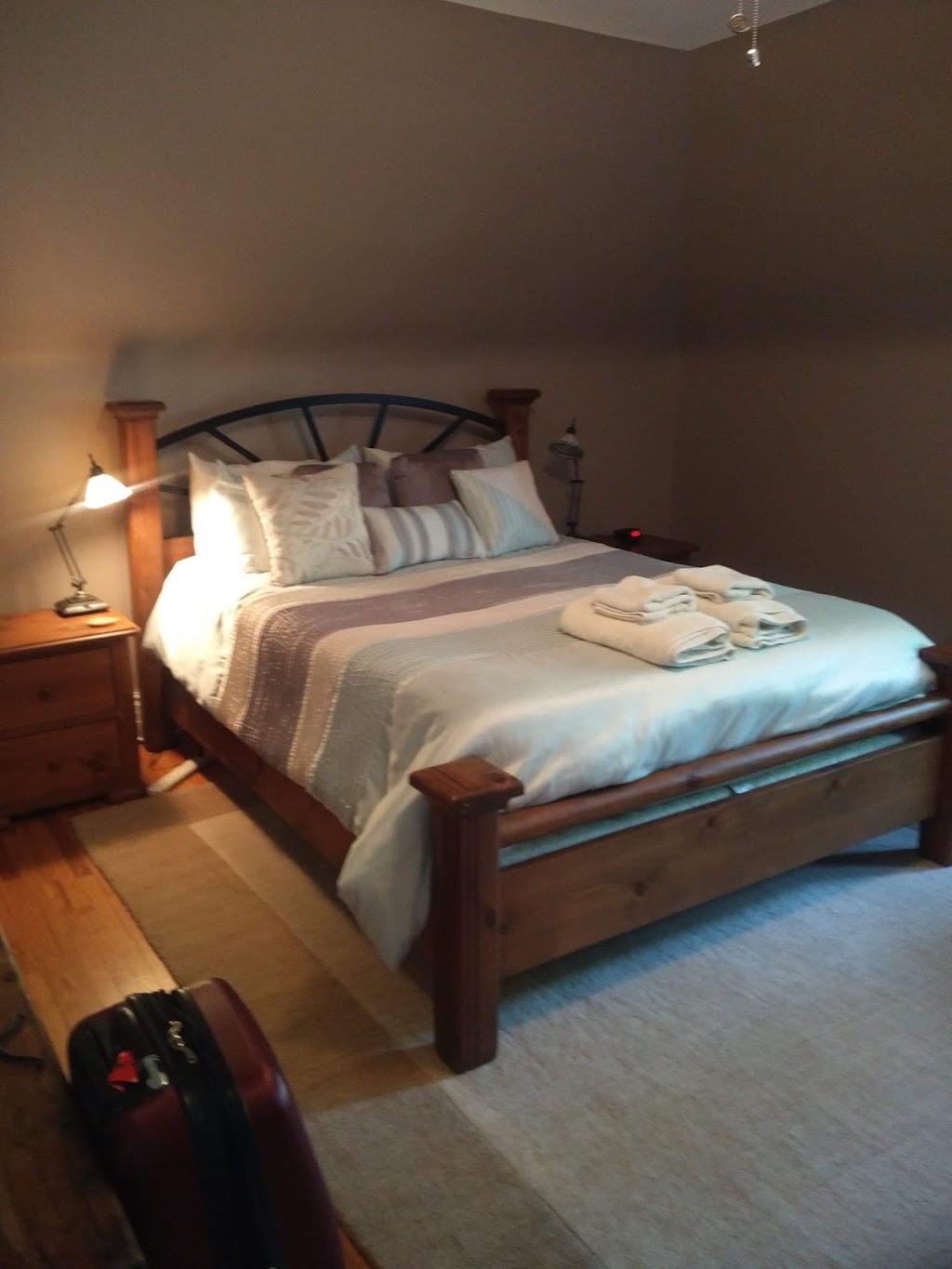 Cottage on Caledonia | 61 Caledonia St, Stratford, ON N5A 5W4, Canada | Phone: (519) 305-0384