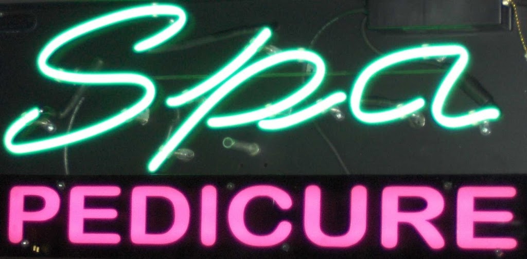 Axcentrics Salon | 2936 Southwestern Blvd, Orchard Park, NY 14127, USA | Phone: (716) 573-1914