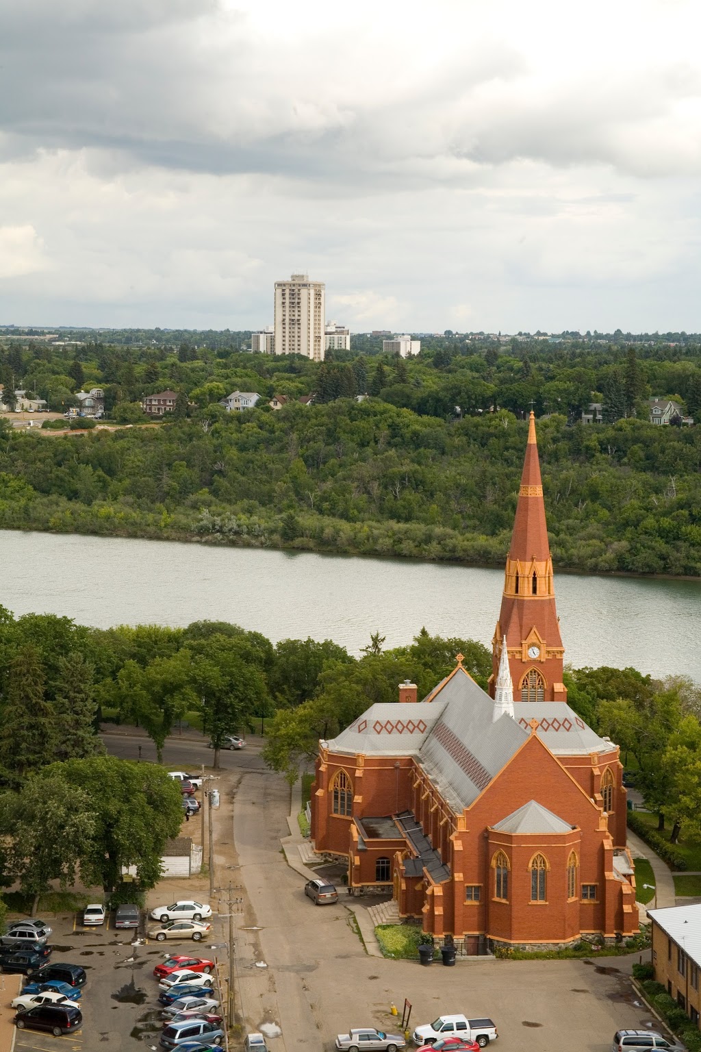 Marquis Towers Apartment Homes | 241 5th Ave N, Saskatoon, SK S7K 2P2, Canada | Phone: (306) 700-5534
