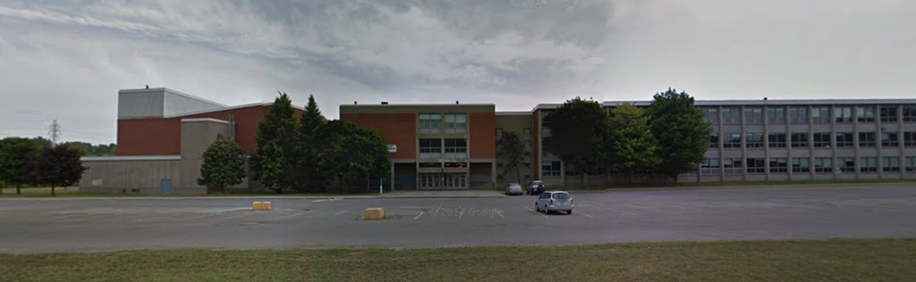 Beaconsfield High School | 250 Beaurepaire Dr, Beaconsfield, QC H9W 5G7, Canada | Phone: (514) 697-7220