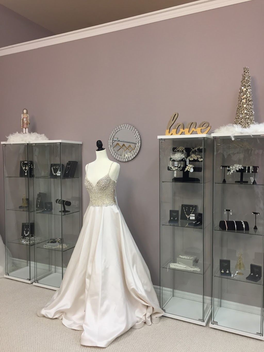 Once Upon A Wedding | Travellers Rest, 26174 Veterans Memorial Hwy, Summerside, PE C1N 4J8, Canada | Phone: (902) 836-3700