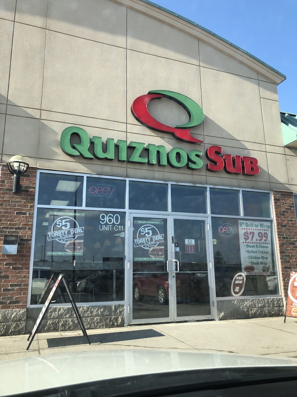 Quiznos | 960 Southdown Rd Unit C11, Mississauga, ON L5J 2Y4, Canada | Phone: (905) 855-0782