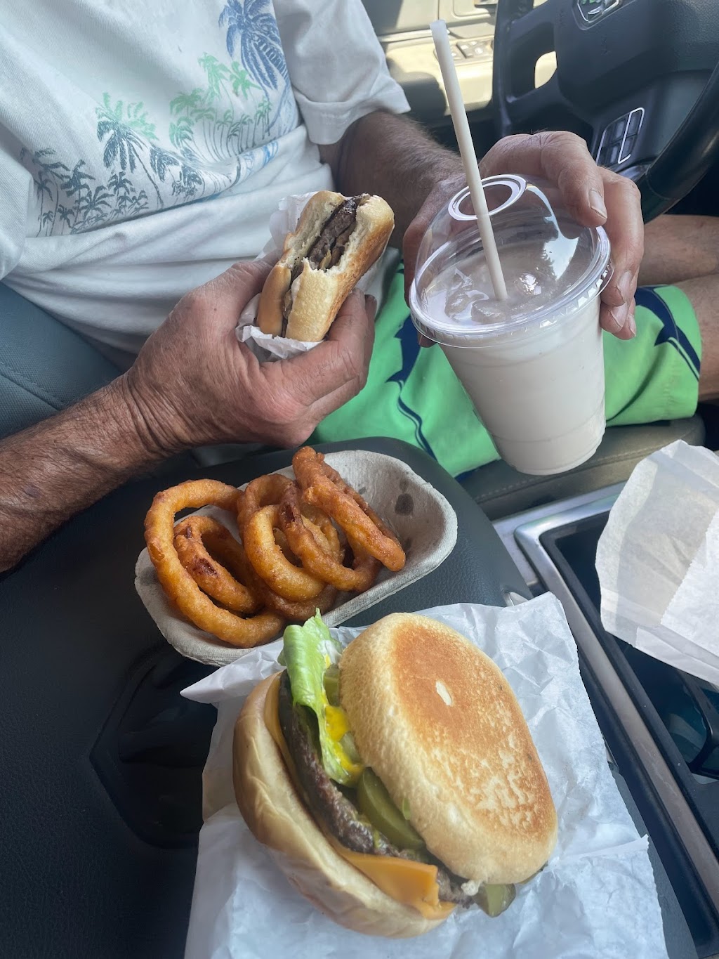 Wendys Dairy Bar | 104 2 Ave N, Vauxhall, AB T0K 2K0, Canada | Phone: (403) 654-2344