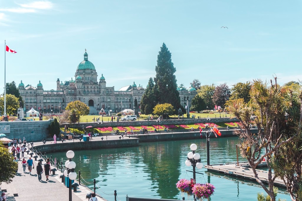 Victoria Towing Service | 3833 Cadboro Bay Rd, Victoria, BC V8N 4G1, Canada | Phone: (778) 403-7442