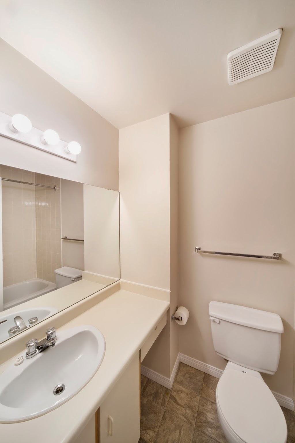 Hartford County Townhomes | 991 Hooke Rd NW, Edmonton, AB T5A 4L9, Canada | Phone: (855) 247-1492