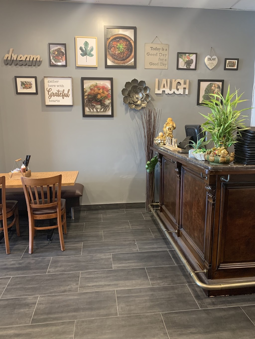 Pho Soho | 925 Rathburn Rd E, Mississauga, ON L4W 4C3, Canada | Phone: (905) 897-2888