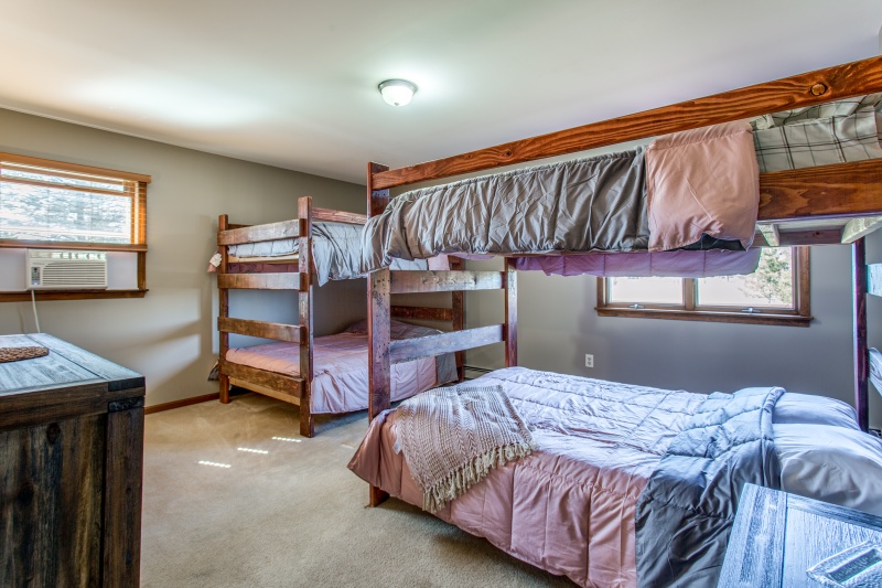 Solitude Inn on the Green | 5804 Flinchbaugh Rd, Kimball, MI 48074, USA | Phone: (810) 982-3673