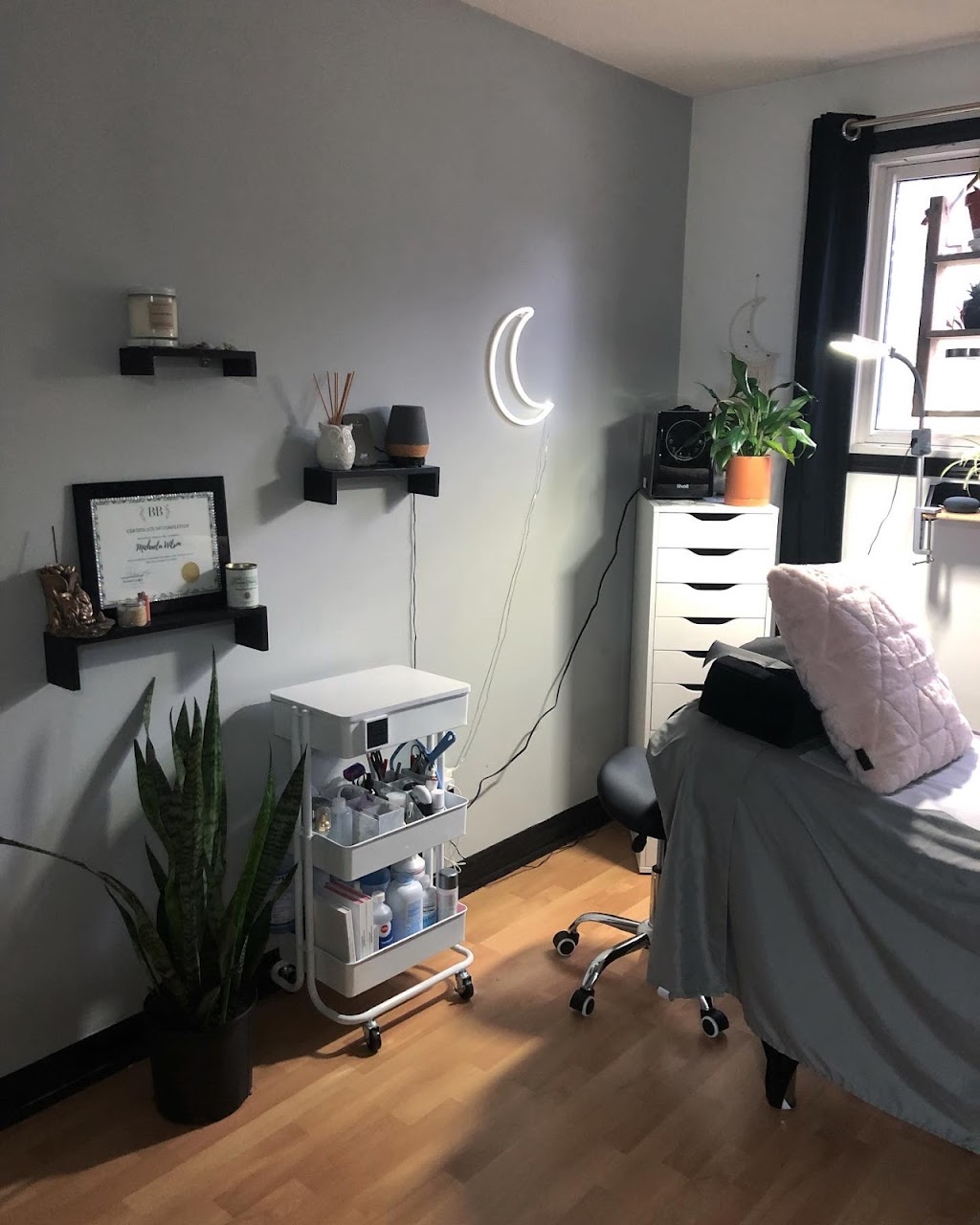 Lunar Aesthetics | 304 Pasadena Dr, Keswick, ON L4P 2Y9, Canada | Phone: (905) 806-2898