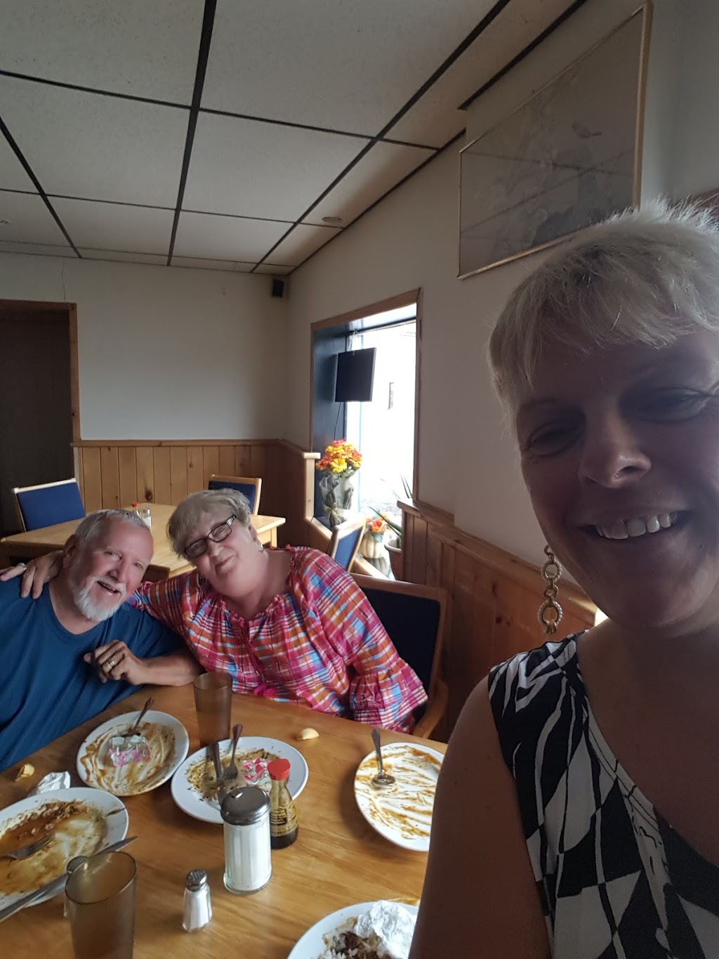 Riverside Restaurant | 137 Trent St S, Frankford, ON K0K 2C0, Canada | Phone: (613) 398-8818