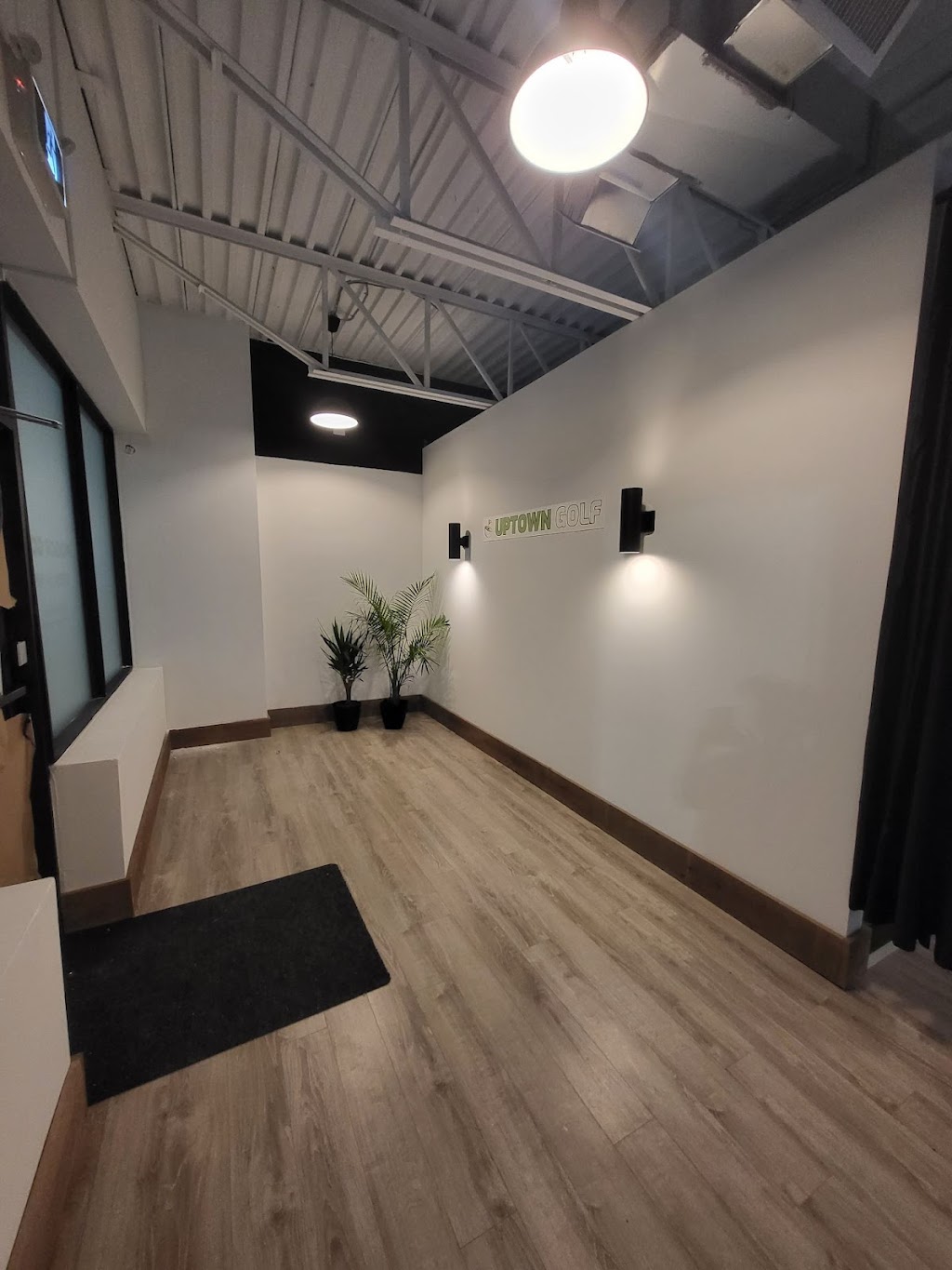 Uptown Golf Oshawa | 310 Bloor St W, Oshawa, ON L1J 1R2, Canada | Phone: (647) 598-8881