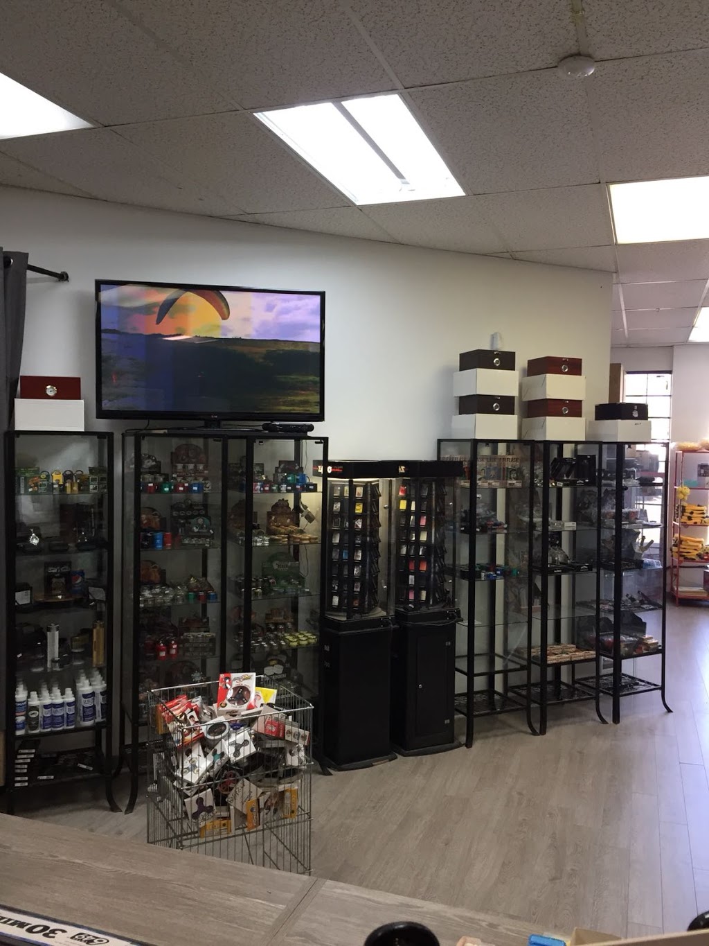 Tabagie Le 25 Avenue (La) | 180 25e Av, Saint-Eustache, QC J7P 2V2, Canada | Phone: (450) 491-3343