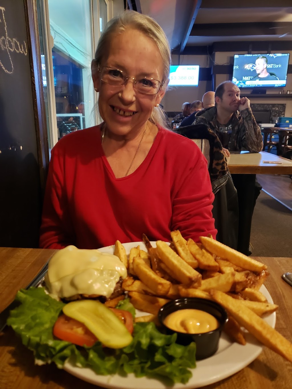 The Brass Bell Pub | 8152 York Ave, Crofton, BC V0R 1R0, Canada | Phone: (250) 246-1230