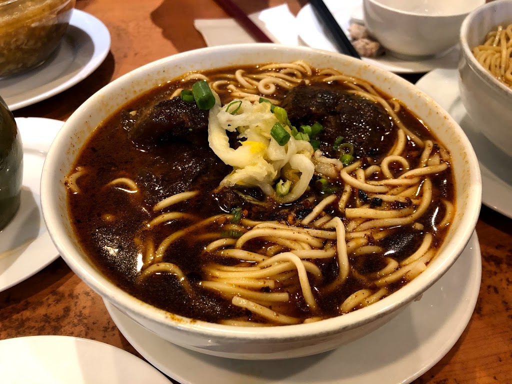 Longs Noodle House | 4853 Main St, Vancouver, BC V5V 3R9, Canada | Phone: (604) 879-7879