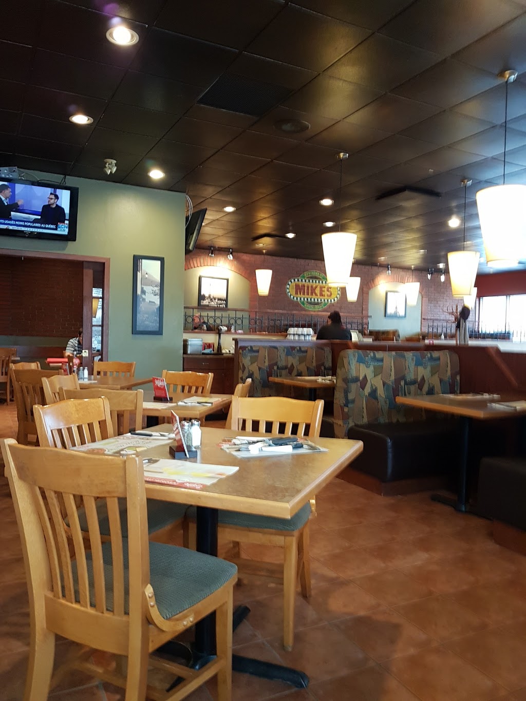 Mikes | 80 Rue Quévillon, Varennes, QC J3X 1B6, Canada | Phone: (450) 929-3030