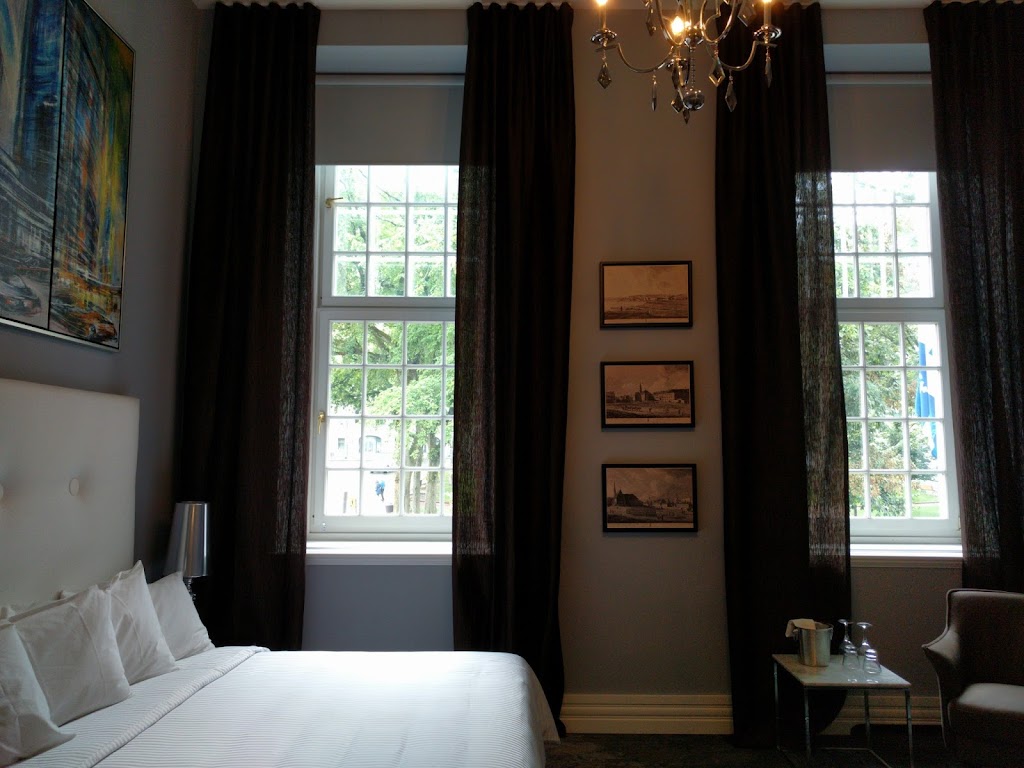 Hotel Manoir Morgan | 12 Rue Sainte-Anne, Québec, QC G1R 3X2, Canada | Phone: (418) 694-1877