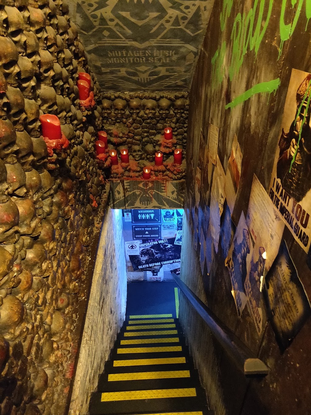 Storm Crow Manor | 580 Church St, Toronto, ON M4Y 2E5, Canada | Phone: (416) 367-2769