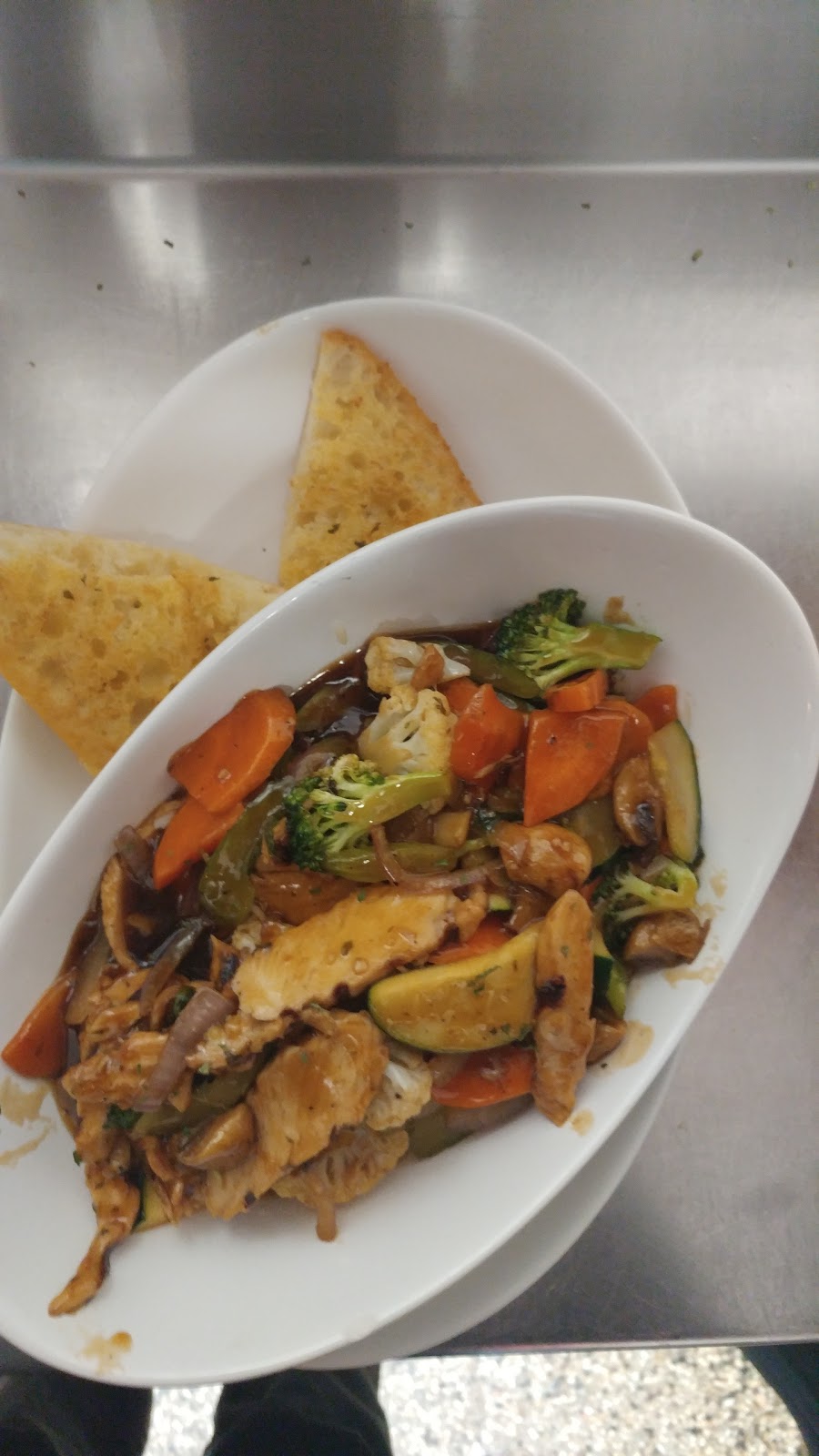 Rivers Edge Tap & Table | 494 Riverdale Ave, Windsor, ON N8S 4B6, Canada | Phone: (519) 915-0200
