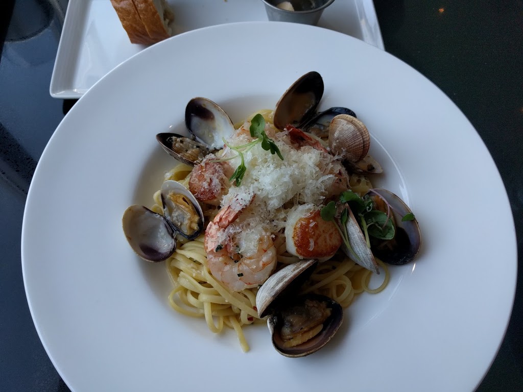 the apron | 3099 Corvette Way, Richmond, BC V6X 3A3, Canada | Phone: (604) 238-2105