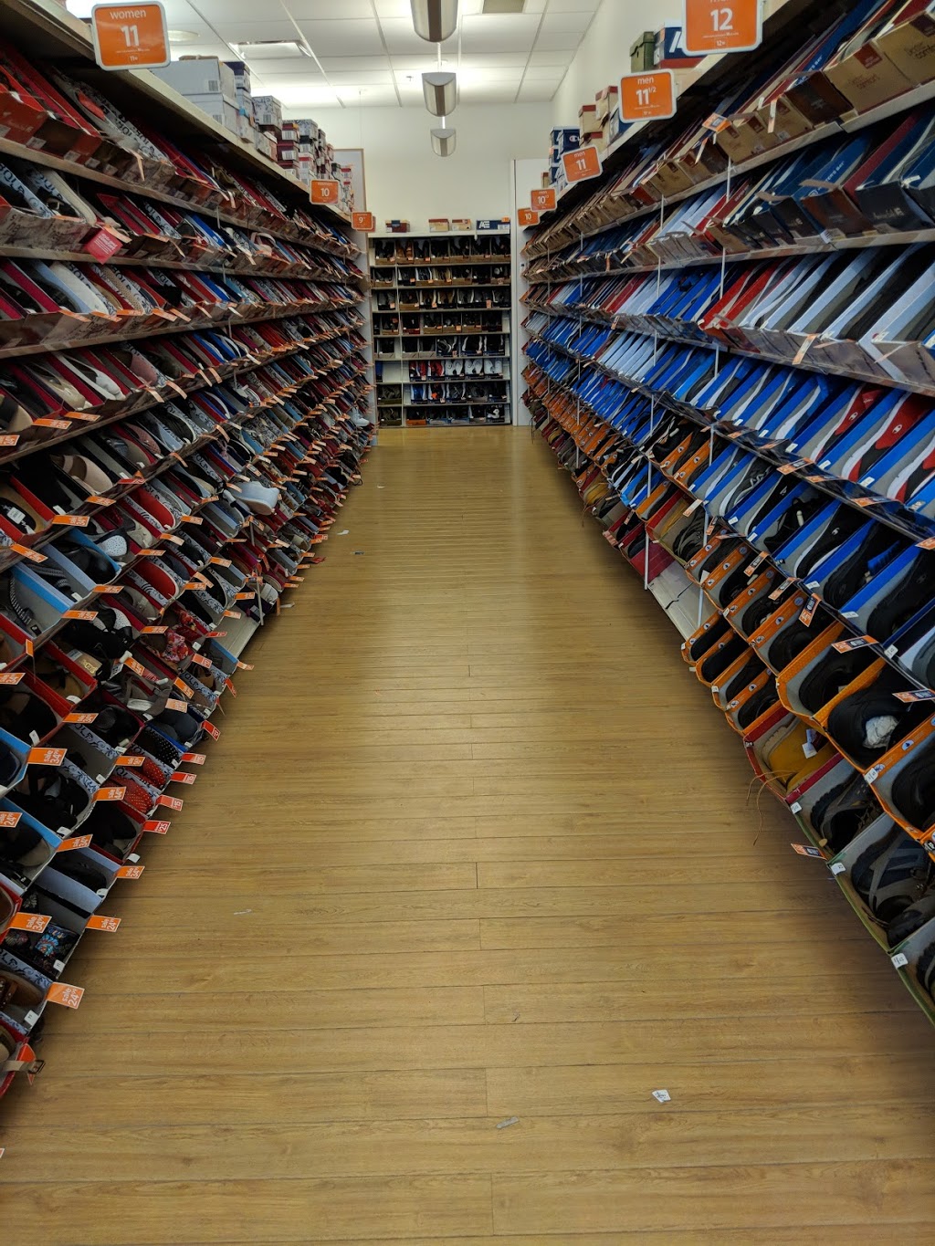 Payless ShoeSource | 2176 Rymal Rd E, Rr #1, Unit 101, Hannon, ON L0R 1P0, Canada | Phone: (905) 692-0129