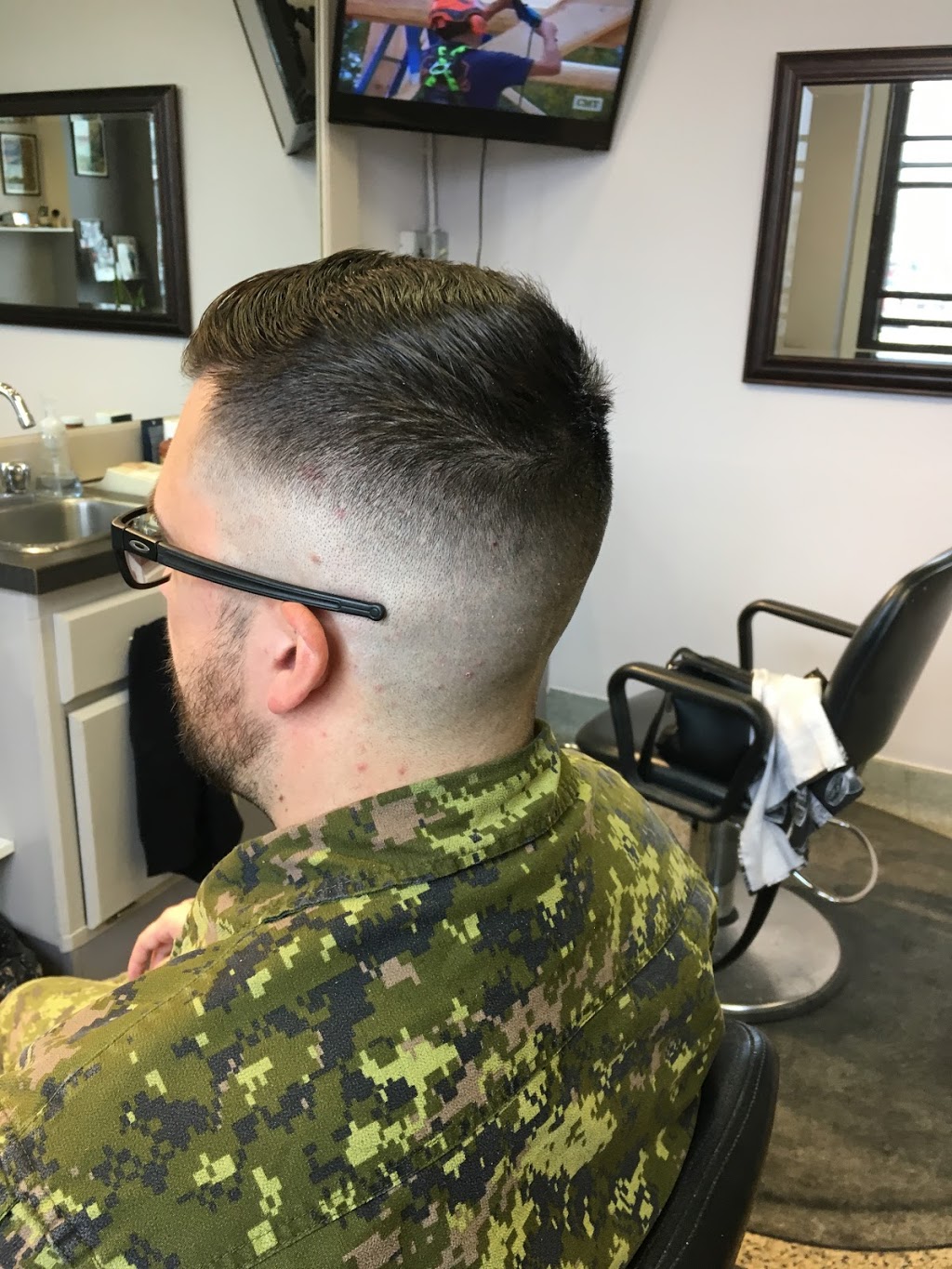 Vimy Barber Shop | 6 Satellite Ave, Kingston, ON K7K 7B4, Canada | Phone: (613) 541-5010
