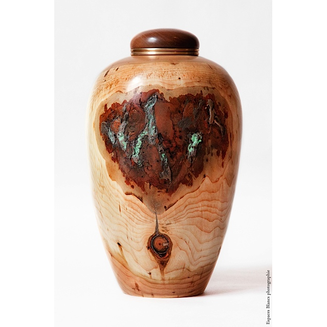 Les Grands Vents Urnes Funéraires/ Funeral Urns | 110, Route 269 Nord, Saint-Jacques-de-Leeds, QC G0N 1J0, Canada | Phone: (418) 573-8392