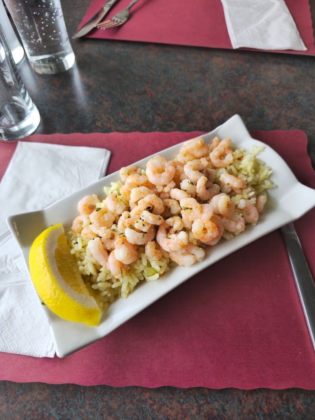 Restaurant sur Mer | 103 Rue du Quai, Saint-Siméon, QC G0T 1X0, Canada | Phone: (418) 638-2674