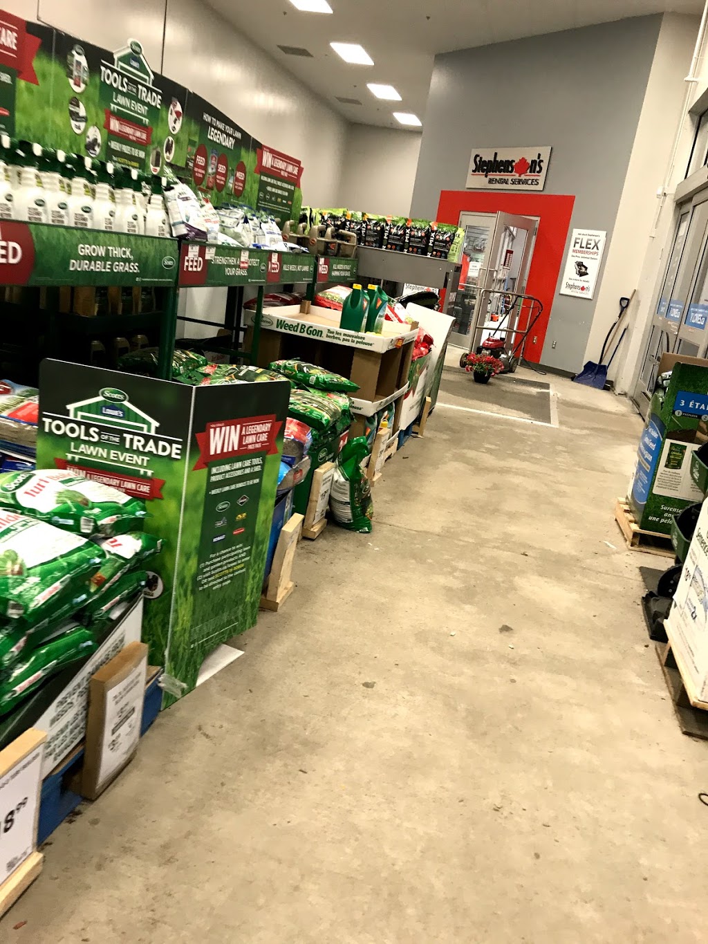 Lowes Home Improvement | 5348 Mavis Rd, Mississauga, ON L5V 0E1, Canada | Phone: (905) 890-4000