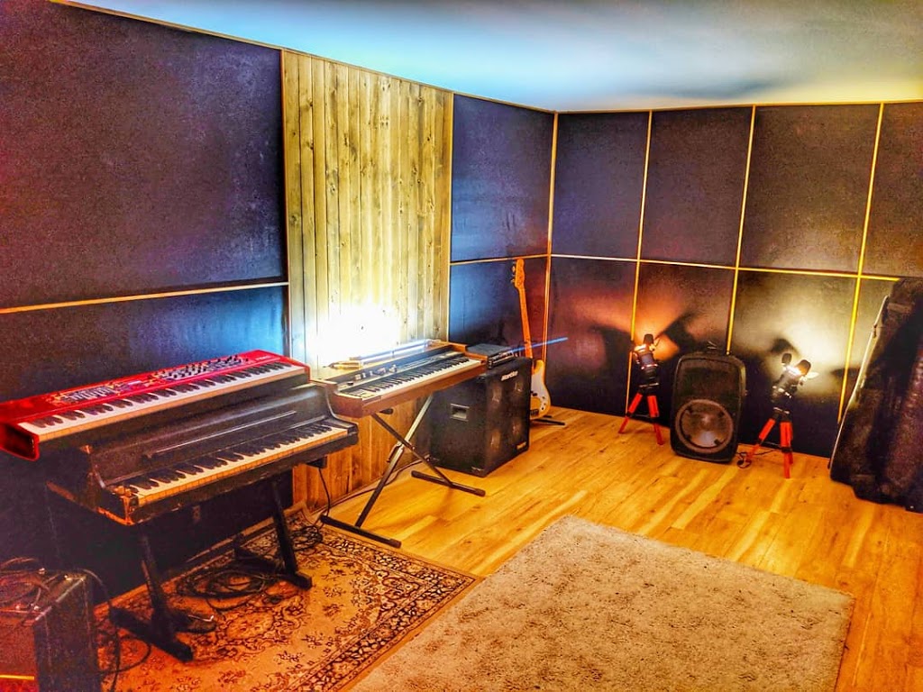 Studio Kampus Montréal | 2700 Rue Angus, Montréal, QC H2H 1P3, Canada | Phone: (514) 659-3721
