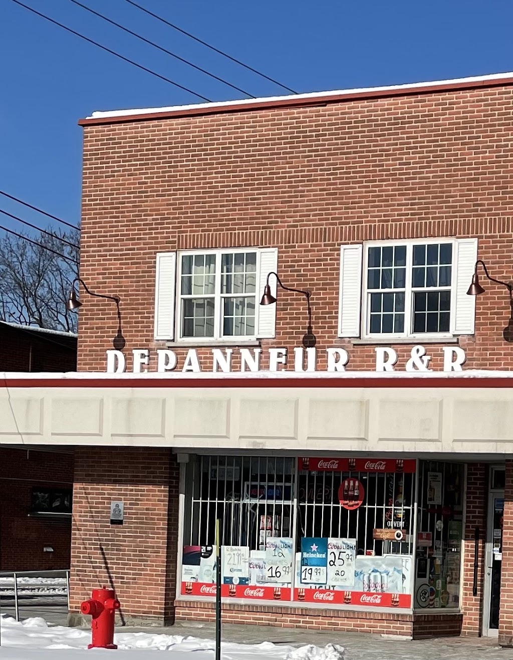 Depanneur R & R | 61 Av Donegani, Pointe-Claire, QC H9R 2V8, Canada | Phone: (514) 697-3566