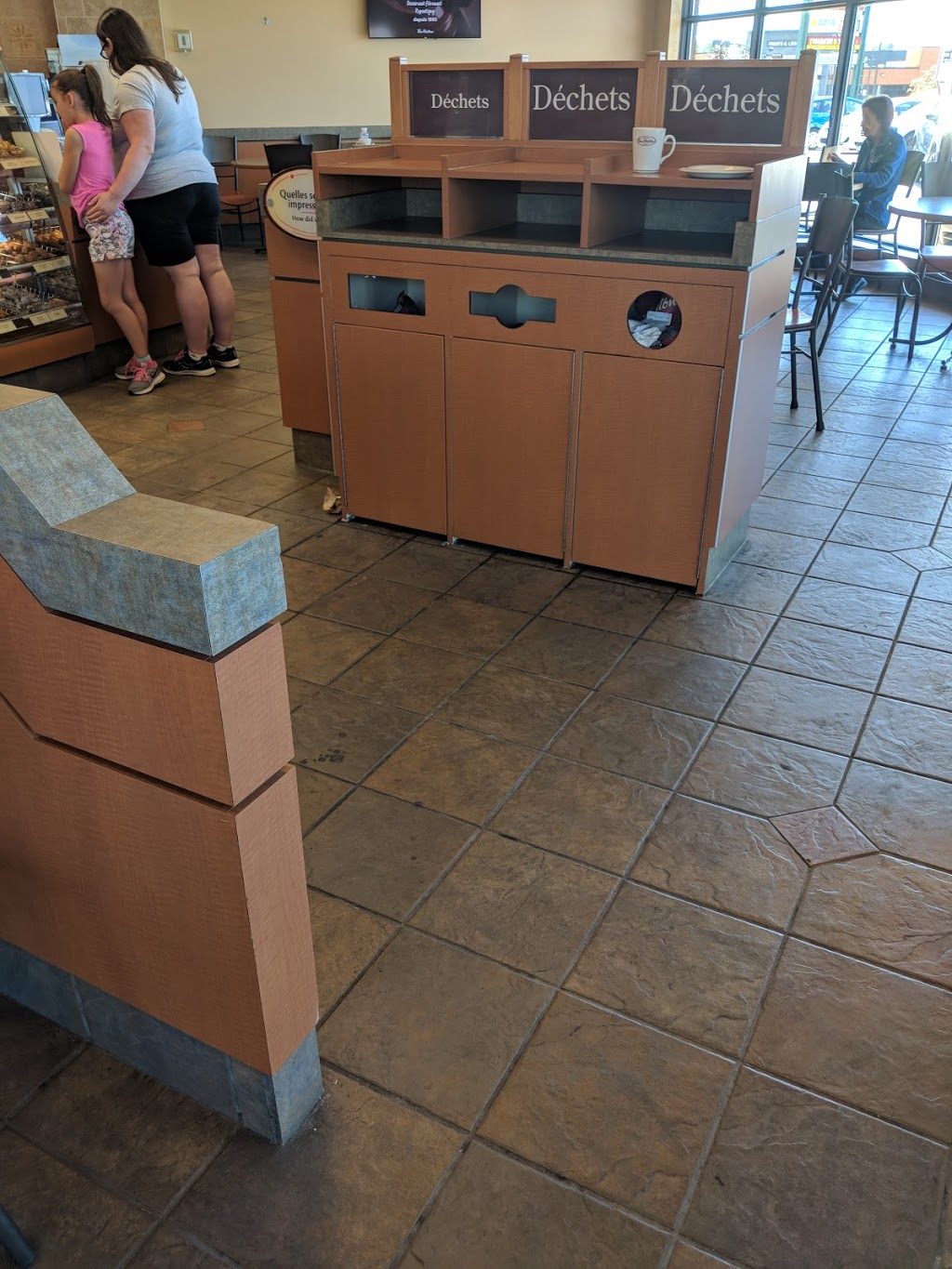 Tim Hortons | 111 Boulevard Industriel, Repentigny, QC J6A 4X5, Canada | Phone: (450) 585-1375