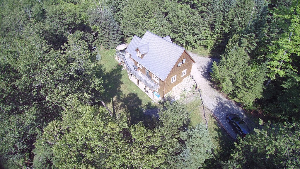 Chalet Serenity | 2038 Chemin du Lac Gagnon E, Duhamel, QC J0V 1G0, Canada | Phone: (819) 431-0808