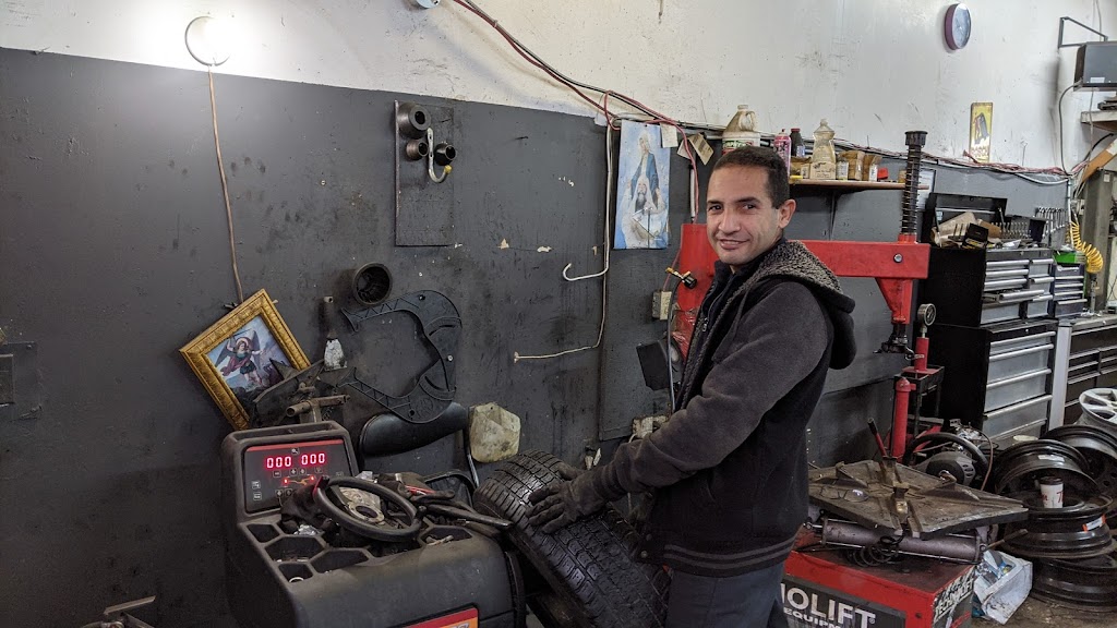 Garage moheb | 510 Rue Cherrier, LÎle-Bizard, QC H9E 1K1, Canada | Phone: (514) 261-6091